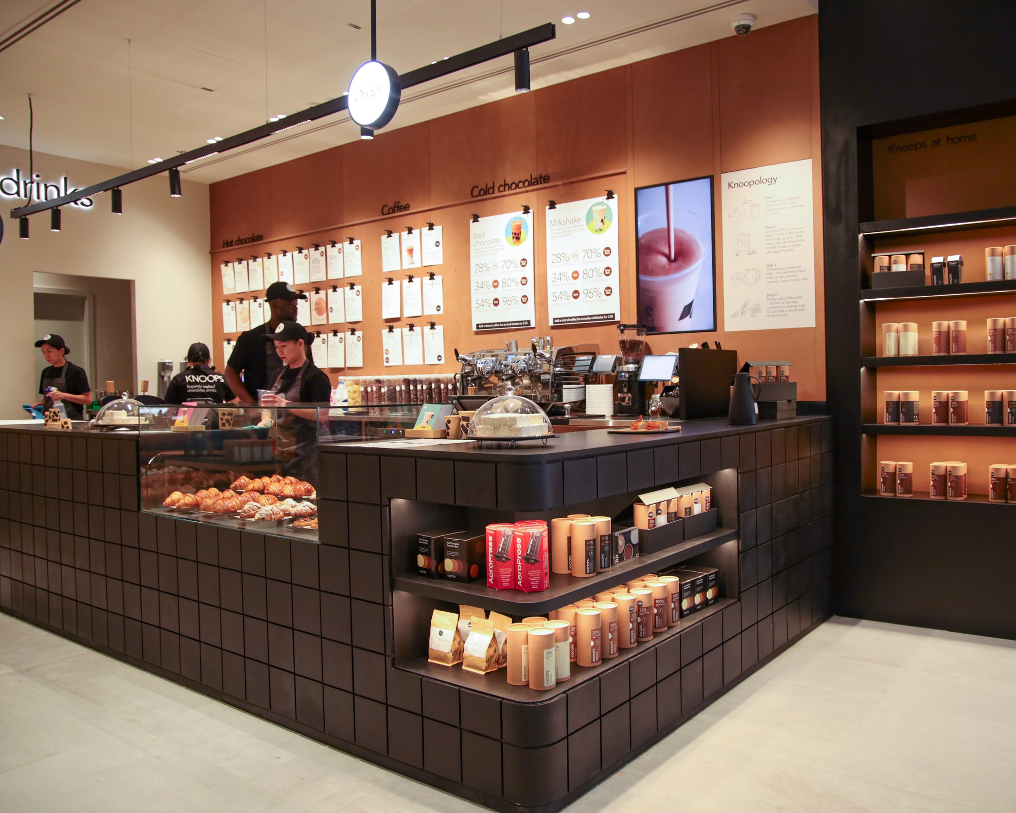Knoops chocolate drinks and retail experience